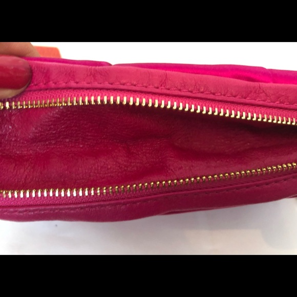 NWT Tory Burch Silk Madelyn Wristlet - Fuschia - Picture 3 of 5